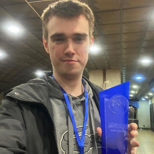 2023年奥林匹克电竞周精彩回顾：吴静钰与女儿欢庆时刻